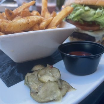 Incline Public House - Veggie burger - Pizza Near Me - Cincinnati, Ohio Incline Public House - Veggie burger - Pizza Near Me - Cincinnati, Ohio