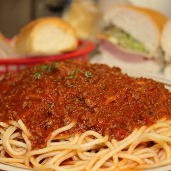 Albert's Pizzeria - Spaghetti meat-sauce w/garlic bread - Pizza Near Me - Richmond, Virginia Albert's Pizzeria - Spaghetti meat-sauce w/garlic bread - Pizza Near Me - Richmond, Virginia