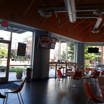 Yumilicious - Plush.....good AC....most of the crowd was sitting in back of me - Desserts Near Me - Richardson, Texas