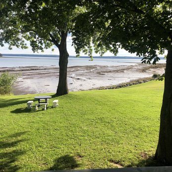 Niger Reef Tea House - The picnic bench option + the view - Cafes Near Me - St Andrews, New Brunswick Niger Reef Tea House - The picnic bench option + the view - Cafes Near Me - St Andrews, New Brunswick