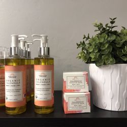 Beyond Beauty Sugar Spa - Bodyceuticals is the best over all non oily feeling oil out there today. If works it was into your skin in no time an you never feel oily.
