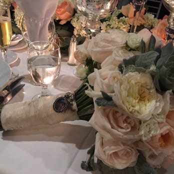 Irises Designs - Bridal bouquet - Floral Designers Near Me - Rancho Cucamonga, California Irises Designs - Bridal bouquet - Floral Designers Near Me - Rancho Cucamonga, California