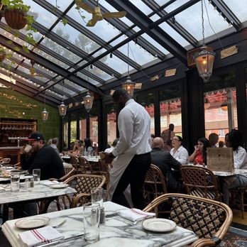 Le Diplomate - Brasseries Near Me - Washington, DC, District of Columbia