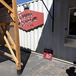 Snooks Bottom Barbecue - The covered area and order window