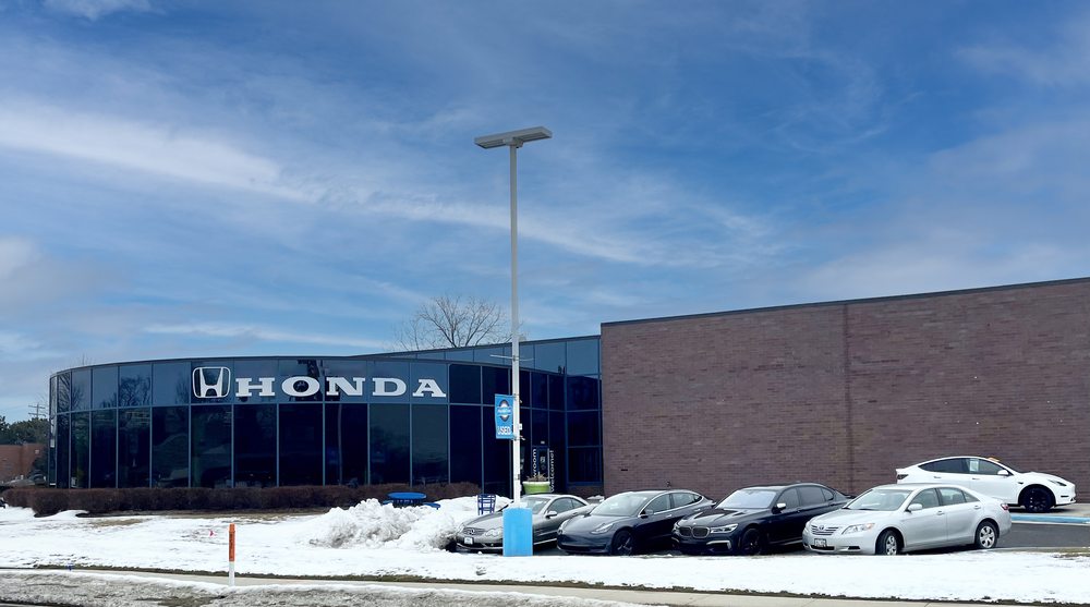 VAN HORN HONDA OF GLENDALE Updated July 2024 6100 N Green Bay Ave