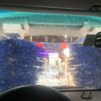 Burbank Express Car Wash - Brushes get everything - Car Wash Near Me - Burbank, California Burbank Express Car Wash - Brushes get everything - Car Wash Near Me - Burbank, California