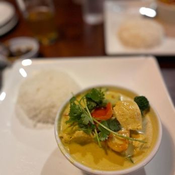 Thai Sapa - Yellow curry - Thai Near Me - Springdale, Utah Thai Sapa - Yellow curry - Thai Near Me - Springdale, Utah