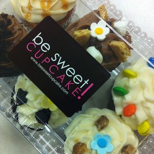 Bee Sweet Cupcakes 18 Photos 47 Reviews Bakeries 5706 Magazine St West Riverside New Orleans La Phone Number