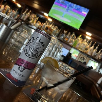 Pour House - Cocktail Bars Near Me - Oceanside, California