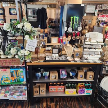 The General Store - a variety of items on display - Bakeries Near Me - Eolia, Kentucky