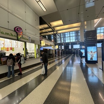 Jamba - people waiting in line at a food court - Juice Bars & Smoothies Near Me - Chicago, Illinois