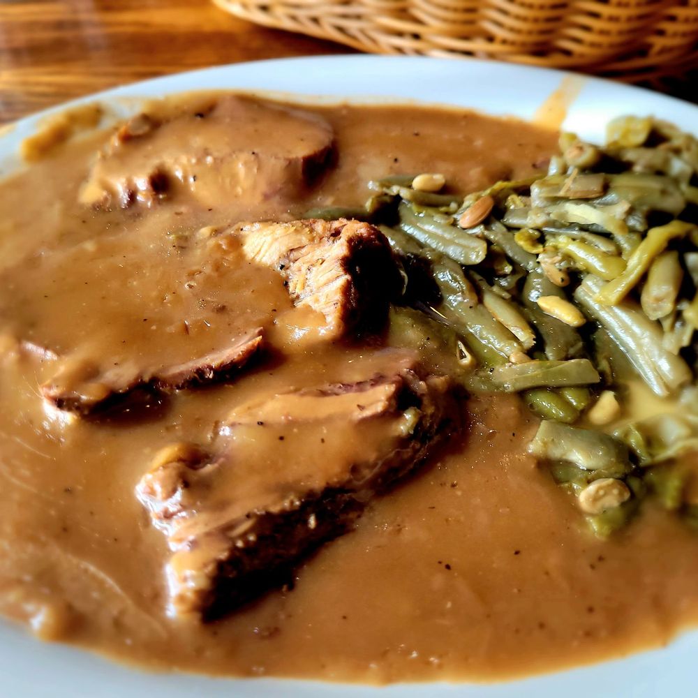 Cracker Barrel Old Country Store - Roast Beef w green beans along with a pool of gravy - American Near Me - Monroe, Michigan