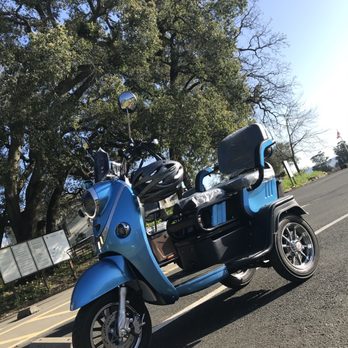 Pushpak Wine Country Tours - Our Vespa- he had a few different pushpak options - Scooter Tours Near Me - Sonoma, California