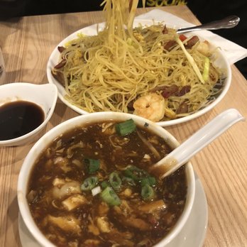D Cuisine - Singapore Rice Noodle Hot and Sour Soup - Dim Sum Near Me - Chicago, Illinois D Cuisine - Singapore Rice Noodle Hot and Sour Soup - Dim Sum Near Me - Chicago, Illinois