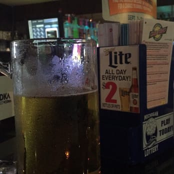 Shooter's Bar and Grill - a glass of beer - Sports Bars Near Me - Fraser, Michigan