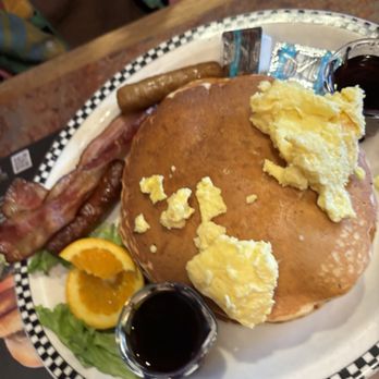 Black Bear Diner Visalia - Pancakes yes please - American Near Me - Visalia, California Black Bear Diner Visalia - Pancakes yes please - American Near Me - Visalia, California