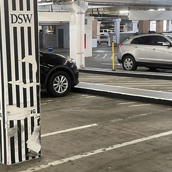 DSW Designer Shoe Warehouse - This place has its own parking area!I was still charge $1.50 when I was driving out at the machine when I was told it would be free... :) - Shoe Stores Near Me - Pasadena, California