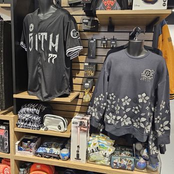 Boxlunch - Men's Clothing Near Me - Gilbert, Arizona Boxlunch - Men's Clothing Near Me - Gilbert, Arizona