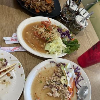 Thai Laughlin - Papaya salad- larb chicken - Pad See Eew Lunch - Thai Near Me - Laughlin, Nevada