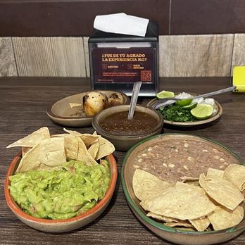 Karne Garibaldi - Guacamole 95MXN (other items are courtesy) - Jaliscan Near Me - Guadalajara, JAL Karne Garibaldi - Guacamole 95MXN (other items are courtesy) - Jaliscan Near Me - Guadalajara, JAL