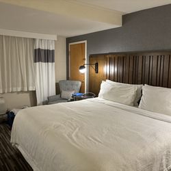 Four Points by Sheraton Melville Long Island - King sized bedroom