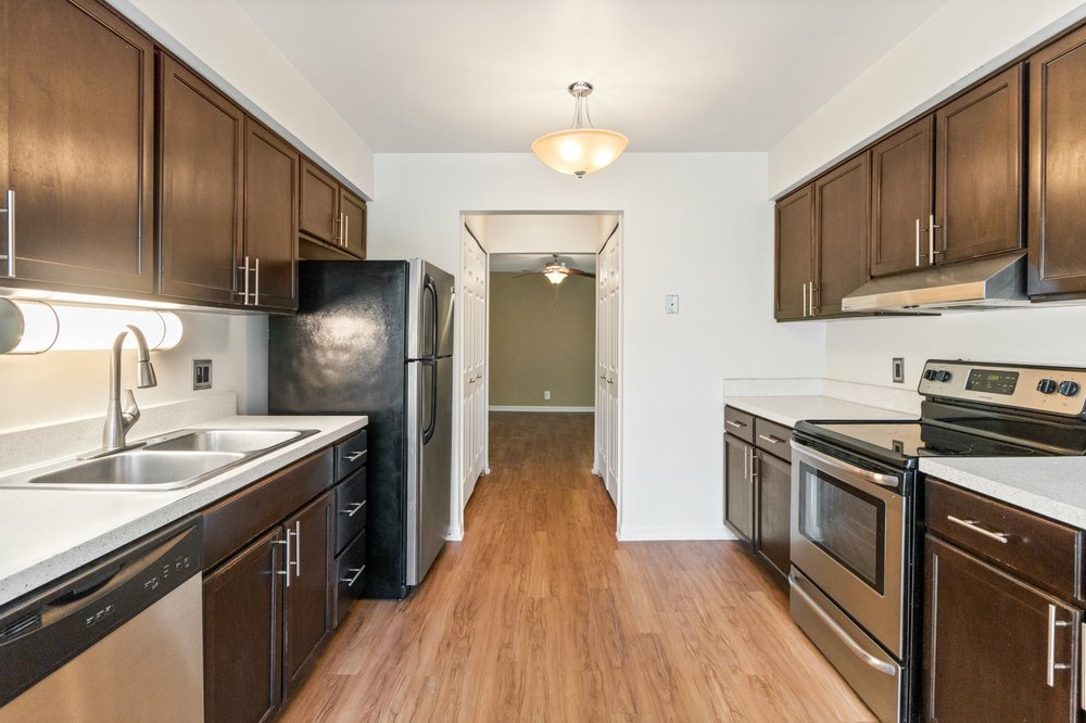 FAIRLANE EAST Updated August 2024 74 Photos 16055 Knollwood Dr