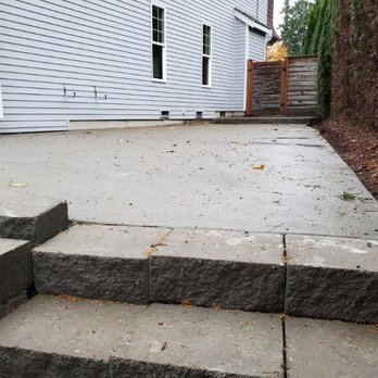 Apple's Construction - After - Top of Stairs Large Slab - Masonry/Concrete Near Me