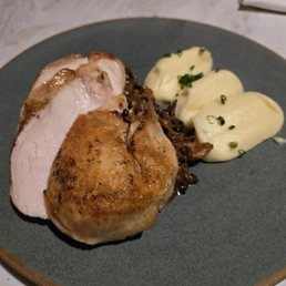 Chicken entree wirh mashed potatoes Chicken entree wirh mashed potatoes