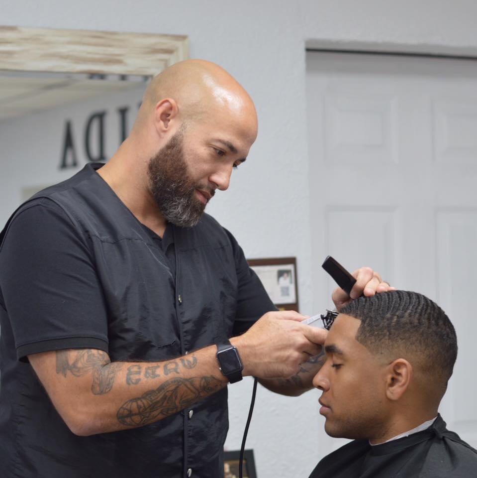 Bruiser The Barber Logo