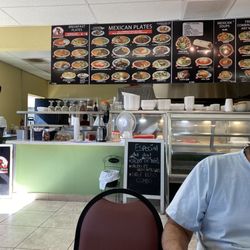 El Gallo Bravo - Breakfast, lunch and dinner! Wide variety of