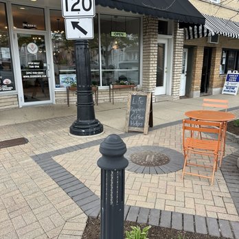 Cesaroni's Cafe and Deli - Front area with table and chairs. - Coffee & Tea Near Me - Woodstock, Illinois