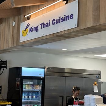 Midtown Eats - King Thai Cuisine - Food Court Near Me - Honolulu, Hawaii
