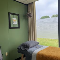 Lyndy, Reiki Master - Welcome to my Reiki treatment room