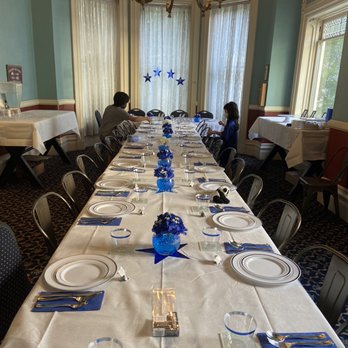 HI Sacramento Hostel - Dinning room - Hostels Near Me - Sacramento, California