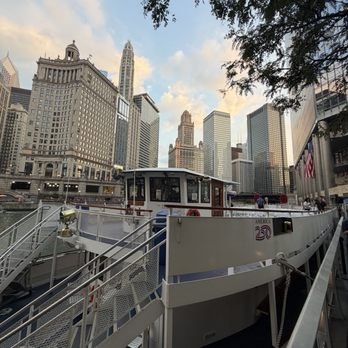 Wendella Tours & Cruises - Boat Charters Near Me - Chicago, Illinois Wendella Tours & Cruises - Boat Charters Near Me - Chicago, Illinois