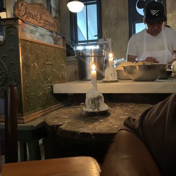 Lucali - Pizza Near Me - Brooklyn, New York