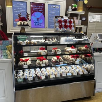 Nothing Bundt Cakes - Case of cakes - Bakeries Near Me - Coral Springs, Florida Nothing Bundt Cakes - Case of cakes - Bakeries Near Me - Coral Springs, Florida
