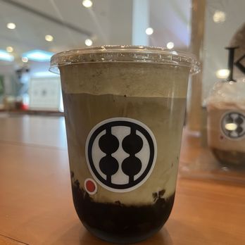Warabimochi Kamakura - Hojicha latte w hojicha cloud and mochi - Desserts Near Me - Arcadia, California