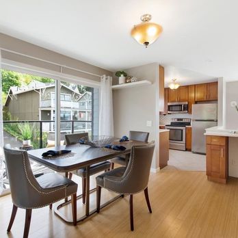 Perfectly Placed Designs - Dining room - Home Staging Near Me Perfectly Placed Designs - Dining room - Home Staging Near Me