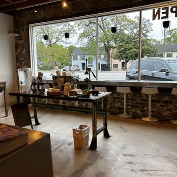 Cafe Roca - View out the front window - Coffee & Tea Near Me - Charleston, South Carolina Cafe Roca - View out the front window - Coffee & Tea Near Me - Charleston, South Carolina