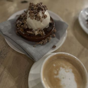 Eunice - Bread pudding and latte - Cajun/Creole Near Me - Houston, Texas Eunice - Bread pudding and latte - Cajun/Creole Near Me - Houston, Texas