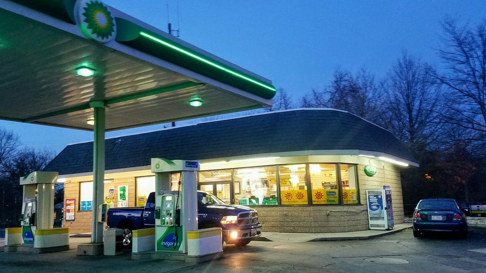 Paceway Convenience Store Logo