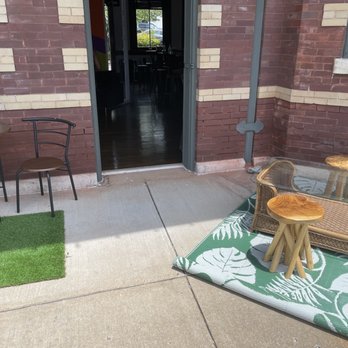 Crystal’s Zen and Juice - Patio seating - Salad Near Me - Jackson, Tennessee Crystal’s Zen and Juice - Patio seating - Salad Near Me - Jackson, Tennessee