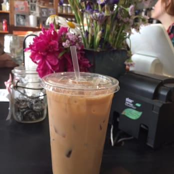 Mocha Joe's Cafe - Iced chai - Coffee & Tea Near Me - Brattleboro, Vermont