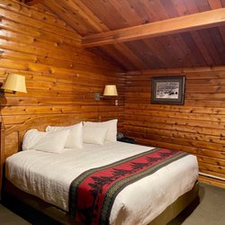 Antler Inn - King bed room