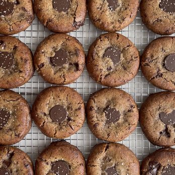 Clifford Street Cookie - rows of chocolate chip cookies - Desserts Near Me Clifford Street Cookie - rows of chocolate chip cookies - Desserts Near Me