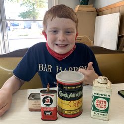 Haddon Heights Antiques Center - Tin cans