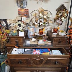 The Picker's Place - One of the cute booths.