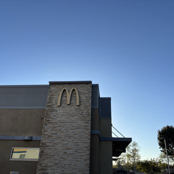 McDonald's - Fast Food Near Me - Fallbrook, California