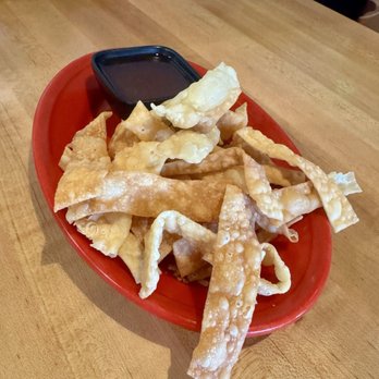 Red Ginger Restaurant - Complimentary wonton chips - Chinese Near Me - Temecula, California